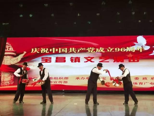 漂亮鹦鹉救援