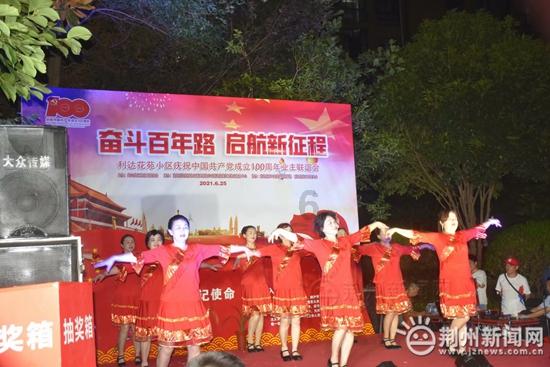 赣榆区黑林镇:童叟绘龙趣 龙年送万福