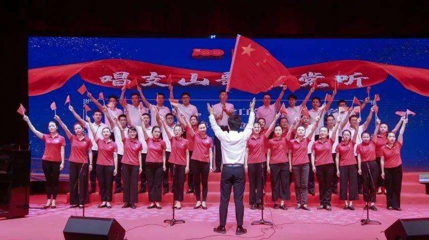 董宇辉居首、韦东奕杨紫入选中国90后十大影响力人物